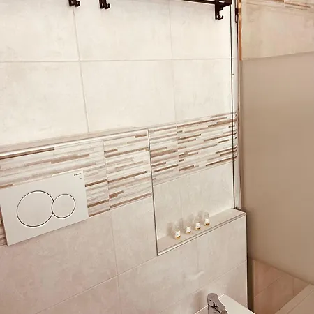 Landi 14 - Air Conditioning, Private Parking, Premium Sleep * Medicina (Emilia-Romagna)