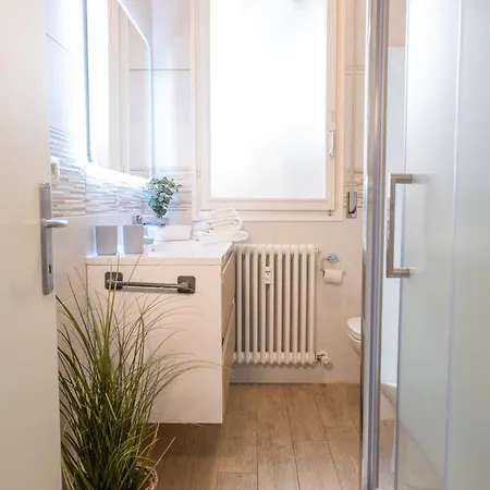 Landi 14 - Air Conditioning, Private Parking, Premium Sleep * Medicina (Emilia-Romagna)